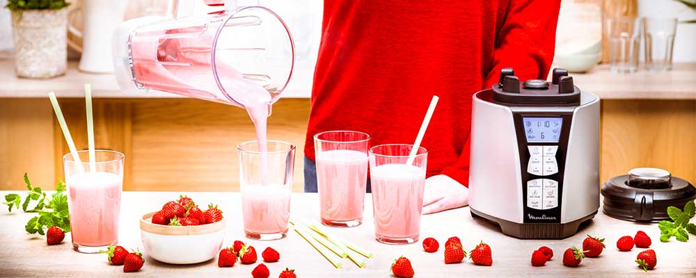 https://www.moulinex-me.com/medias/Top-5-factors-to-consider-when-buying-a-blender.jpg?context=bWFzdGVyfGltYWdlc3w1MTU1MXxpbWFnZS9qcGVnfGltYWdlcy9oYWMvaDBmLzEyNzY2NjA1OTAxODU0LmpwZ3w4YTk1YmNhNjBlMGQ0MzRlNGEyZDg4ZjA0Yzc1NzNjOTY0YWQ1ZThhNzczZDNkMzQyZWIwZDA4OThiNmY5ZWRk